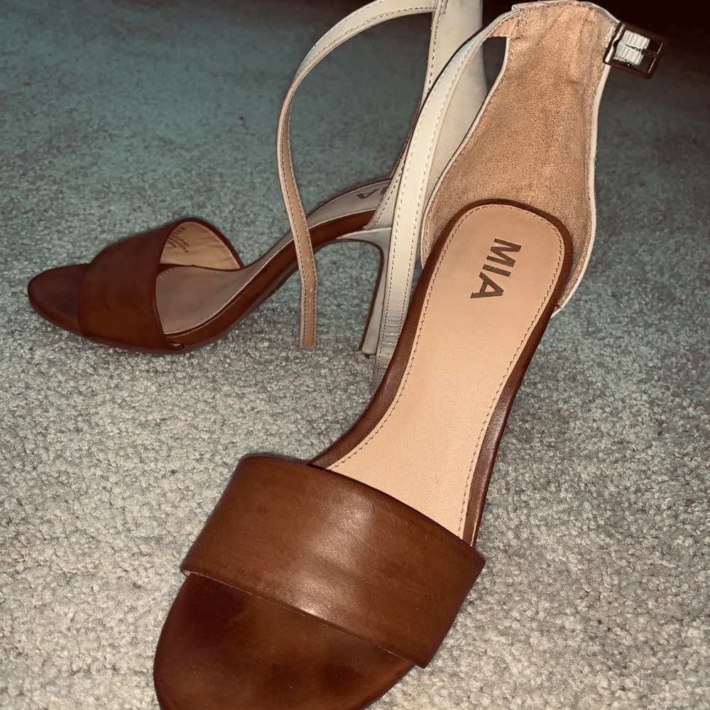 Heels - Picture 3 of 5